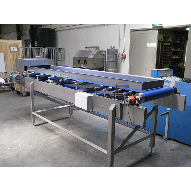 Weigh belt clearance conveyor